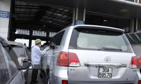 Nhiều lái xe ở Hà Nội đổ về các trung tâm đăng kiểm ở Bắc Giang