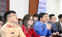 Buổi đối thoại thu hút nhiều bạn trẻ quan tâm