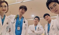 Hospital Playlist 2 vừa mở màn đã &quot;toang&quot; hai cặp đôi, &quot;chú Chân Dài&quot; lại được theo đuổi