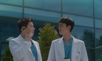 Hospital Playlist 2: Ik Jun cuối cùng cũng phát hiện mối quan hệ của em gái với Jun Wan?