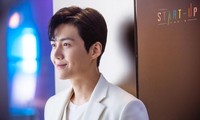 Kim Seon Ho là &quot;vật thể sống&quot; duy nhất góp mặt trong Top 10 sự kiện bùng nổ Hàn Quốc 2021