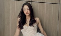 Hoa hậu Lương Thùy Linh khiến fan “đứng hình mất 5 giây” với loạt ảnh khoe vai trần