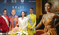 Hoa hậu Hoàn vũ R&apos;Bonney Gabriel diện áo dài rực rỡ, khoe loạt ảnh ấn tượng tại Việt Nam