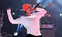 Justin Bieber gây tranh cãi khi công bố &quot;World Tour&quot; nhưng lại chỉ diễn ở Mỹ và Canada