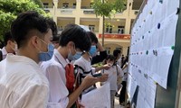 &quot;Trở tay không kịp&quot; vì điểm chuẩn ĐH 2021 tăng đột biến: Có người trượt hết 11 nguyện vọng