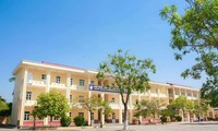 Một trường THPT yêu cầu phụ huynh cam kết con không làm thêm dịp Hè, thực hư thế nào?
