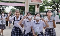 Tuyển sinh vào lớp 10 tại Hà Nội: Hướng dẫn teen 2K8 làm thủ tục nhập học