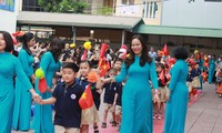 Tween trường Tiểu học Cát Linh rộn ràng khai giảng năm học mới tràn ngập niềm vui