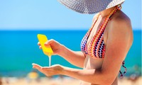 Ai cũng biết dùng kem chống nắng là BẮT BUỘC nhưng chọn loại nào, dùng thế nào mới đúng?