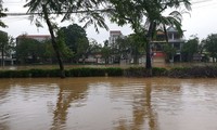 Thành phố Huế ngập sâu trong biển nước, dự đoán lũ còn tiếp tục kéo dài nhiều ngày tới