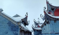 Tuyết rơi phủ dày trên đỉnh Fansipan (Lào Cai), khung cảnh đẹp tựa như phim cổ trang