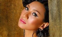 &apos;Bom sex&apos; đình đám thập niên 90 từng giữ trái tim Lý Hùng là ai?