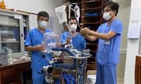 Các bác sĩ BV Chợ Rẫy đã đến Đà Nẵng hỗ trợ điều trị COVID-19.