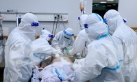 Những ngày qua, Bệnh viện Hồi sức COVID-19 quy mô 1.000 giường đặt tại Bệnh viện Ung Bướu cơ sở 2 luôn trong tình trạng khẩn cấp khi lượng bệnh nhân nặng nhập viện cao.