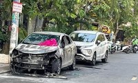 Ba xe ô tô bị đốt cháy trong đêm ở TPHCM