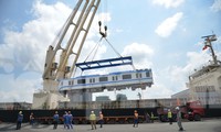 Hai đoàn tàu cuối cùng của tuyến Metro số 1 đã về đến TPHCM
