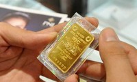 Giá vàng bất ngờ giảm