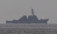 Tàu khu trục USS Donald Cook của Hải quân Mỹ trên Địa Trung Hải. Ảnh: Moscow Times