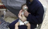 Hình ảnh nạn nhân nghi bị tấn công hoá học ở Douma (Syria). Ảnh: Mũ Trắng