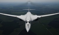 Tu-160 Nga. Ảnh: Reuters