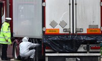 Thùng xe container nơi phát hiện thi thể 39 nạn nhân. Ảnh: Sky News