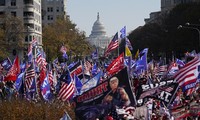 Hàng chục nghìn người đổ về thủ đô tuần hành ủng hộ ông Trump