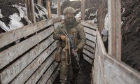 Binh sĩ Ukraine ở Donetsk. Ảnh: Reuters