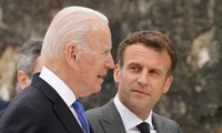 Tổng thống Mỹ Joe Biden và Tổng thống Pháp Emmanuel Macron. Ảnh: Reuters