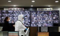 Màn hình theo dõi các bệnh nhân nặng ở bệnh viện Bagae (Pyeongtaek, Hàn Quốc). Ảnh: Reuters