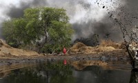 Nigeria: Nổ lớn tại nhà máy lọc dầu trái phép, hơn 100 người chết cháy