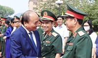 Chủ tịch nước Nguyễn Xuân Phúc thăm Bộ Tư lệnh Quân khu 1