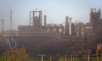 Binh sĩ Ukraine trong nhà máy Azovstal hạ vũ khí, bắt đầu sơ tán