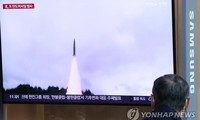 Triều Tiên điều máy bay đến gần Hàn Quốc, phóng tên lửa trong đêm