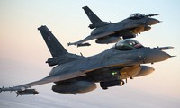 Ba Lan nêu điều kiện chuyển giao F-16 cho Ukraine