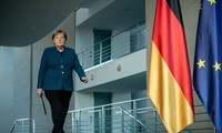 Thủ tướng Đức Angela Merkel tự cách ly tại nhà sau khi bác sĩ tiêm vắc-xin cho bà mắc Covid-19. Ảnh: Getty.