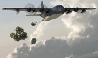 Thả bom đạn từ máy bay vận tải. Ảnh minh họa: Lockheed Martin.