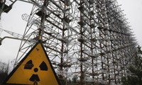 Biển cảnh báo phóng xạ tại Chernobyl, Ukraine năm 2018. Ảnh: AP.