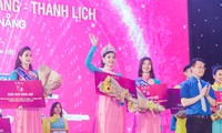 Vượt qua 13 thí sinh khác trong đêm chung kết, thí sinh Phạm Tâm Anh Thy (Trường THPT Phan Châu Trinh) đã giành giải nhất đơn nữ Hội thi học sinh, sinh viên tài năng, thanh lịch TP Đà Nẵng năm 2021