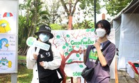 Giới trẻ Đà Nẵng hào hứng đổi pin lấy cây, lan tỏa lối sống xanh