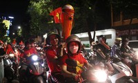 Người dân Đà Nẵng xuống đường ăn mừng U23 Việt Nam vô địch