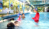 Lớp dạy bơi miễn phí cho thanh thiếu nhi khó khăn ở Đà Nẵng