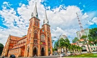 Bạn đọc sáng tác: Giữa những ngày giông bão, gửi Sài Gòn trái tim yêu thương
