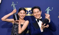 Lee Jung Jae và Jung Ho Yeon “Squid Game” nhận giải quốc tế, nhưng một người bị chỉ trích