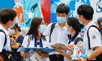 Ôn thi giữa mùa dịch: Gen Z &quot;bất biến giữa dòng đời vạn biến&quot;, quyết tâm đậu đại học &quot;top&quot;