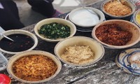 Ăn ngay kẻo nguội: Xôi nóng Đà Lạt chuẩn vị Bắc hay bánh cuốn Vĩnh Long đậm đà?