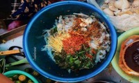 Hẹn hò Sài Gòn: Phá lấu và Bánh tráng - bộ đôi hoàn hảo cho bữa xế ngày mưa