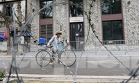 Buổi sáng đầu tiên ở phố Trúc Bạch sau khi dỡ chốt cách ly dịch Covid-19
