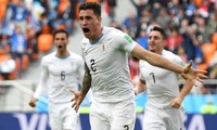 Gimenez ăn mừng sau khi ghi bàn giúp Uruguay vượt qua Ai Cập.