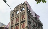 Dư luận đặt câu hỏi về trách nhiệm của cơ quan liên quan và liệu nếu ông Hóa không bị bắt, biệt thự sai phạm này có bị tháo dỡ?