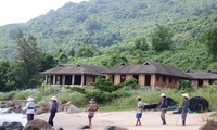Một dự án bỏ hoang lâu năm trên bán đảo Sơn Trà. Ảnh: Nguyễn Thành. 